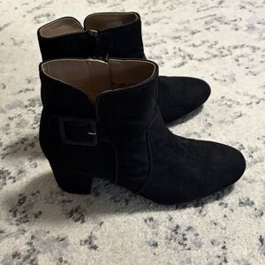 White Mountain Elegant Black Women's Ankle Boots SZ 9M like new, worn once